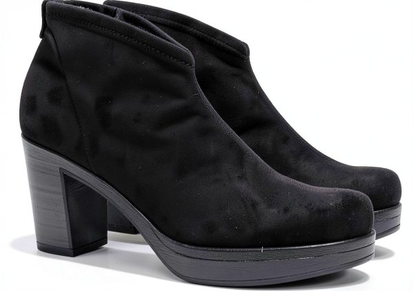 Womens Black White Sneakers Synthetic Rubber Sole Size 9.5-1