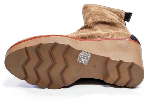 Taupe Womens Synthetic Rubber Sole Shoes Size 10.5-4